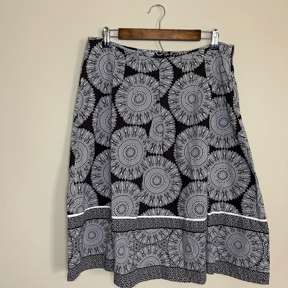 East 5th Dresses & Skirts - East 5th Paisley Print Midi Skirt